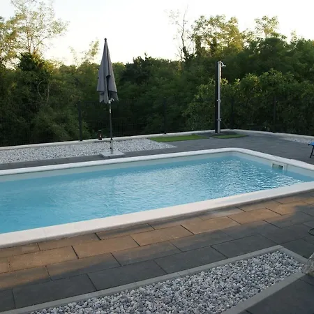 Lita Villa
