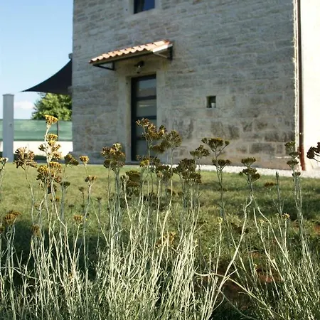 Lita Villa *